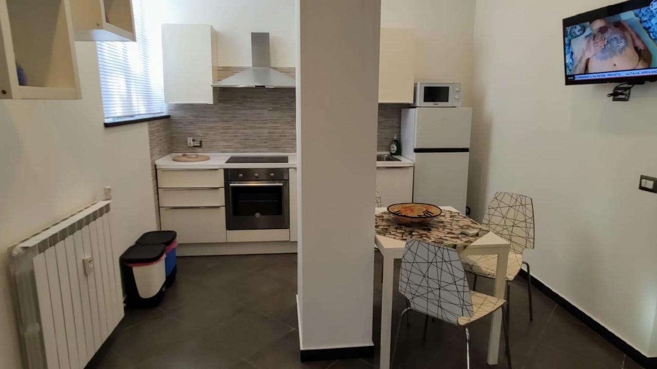 Karina, To The Beach With Terrace And Private Parking Savona Exteriör bild