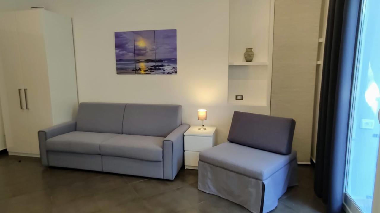 Karina, To The Beach With Terrace And Private Parking Savona Exteriör bild