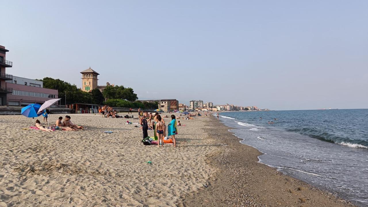 Karina, To The Beach With Terrace And Private Parking Savona Exteriör bild