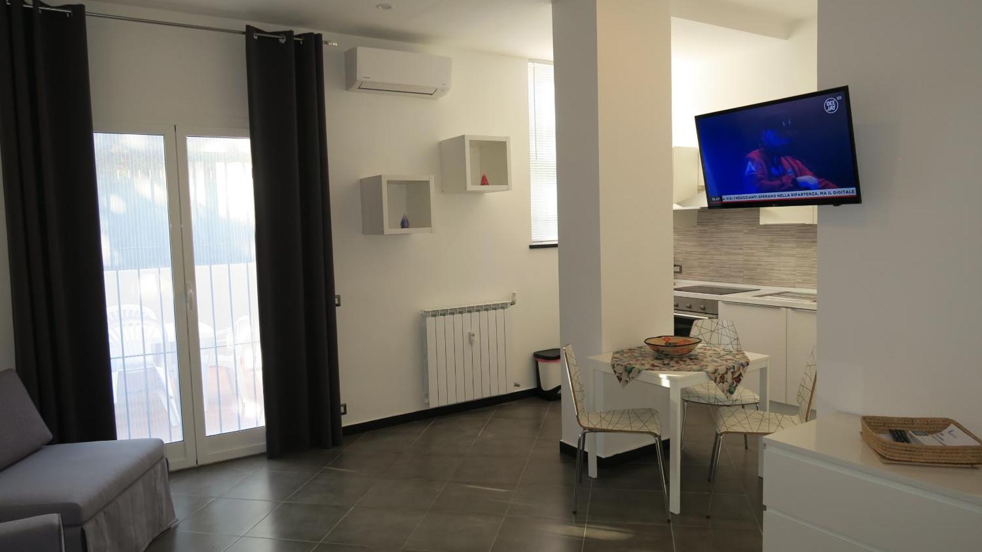 Karina, To The Beach With Terrace And Private Parking Savona Exteriör bild